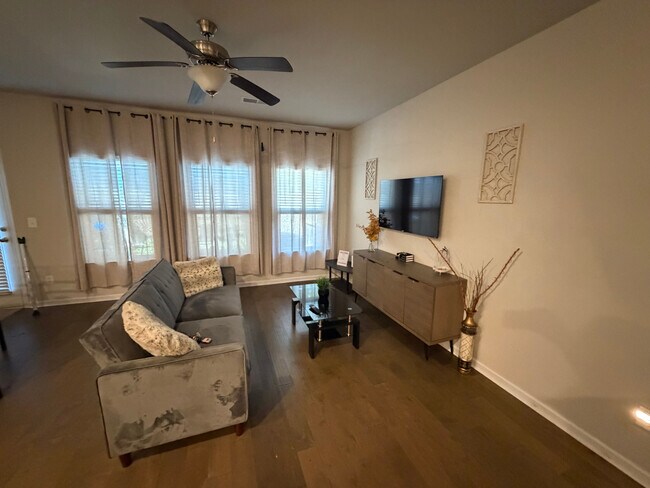 Foto del edificio - Room in Townhome on Lakeview Crk