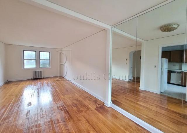 Foto del edificio - 1 bedroom in FLUSHING NY 11354