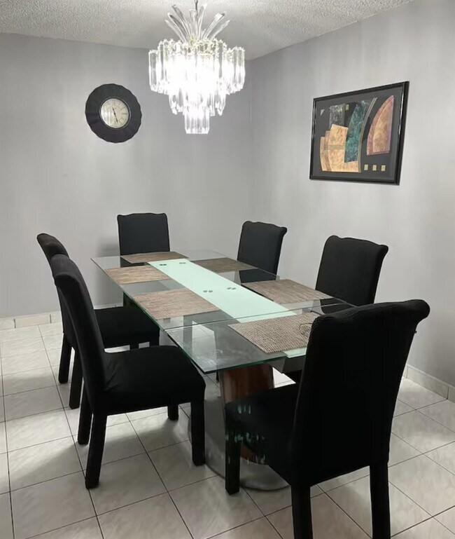 Foto del edificio - 6931 SW 6th St