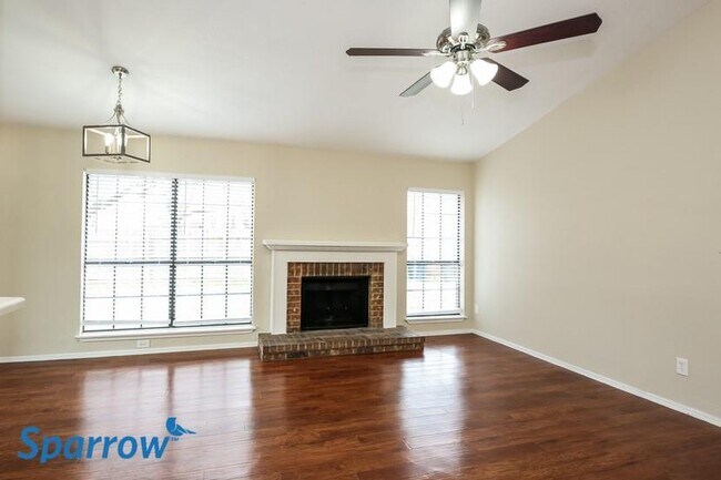 Foto del edificio - 4245 Periwinkle Dr
