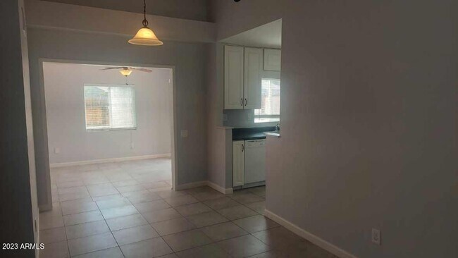 Foto del edificio - 4235 E Carson Rd