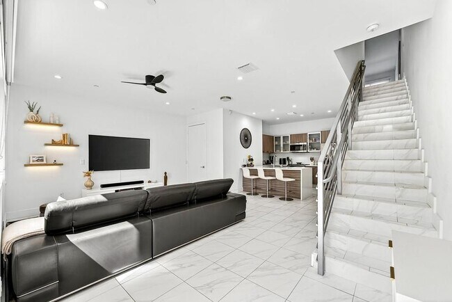 Foto del edificio - 1034 NE 18th Ave