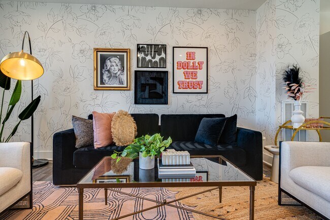 Building Photo - 5629 Lenox Ave