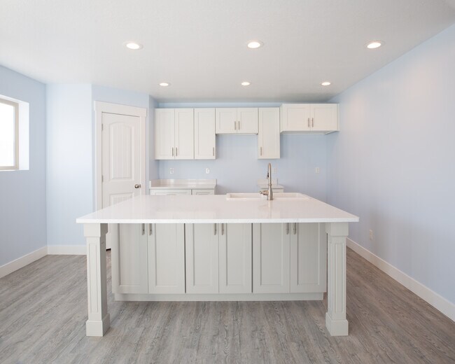 Building Photo - 273 N 200 W
