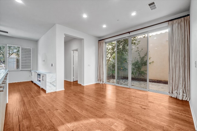 Foto del edificio - 519 S Melrose St