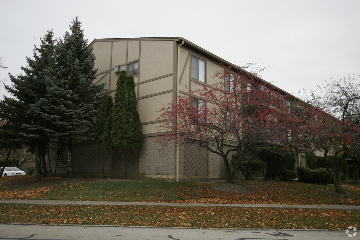 Foto del edificio - 1670 Kiowa Dr