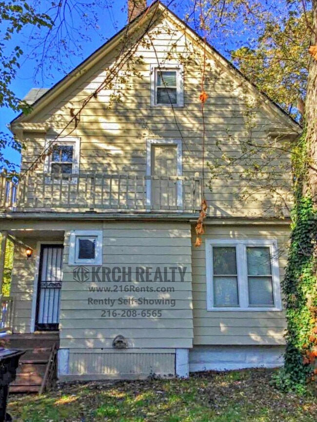 Building Photo - 557 E 117th St