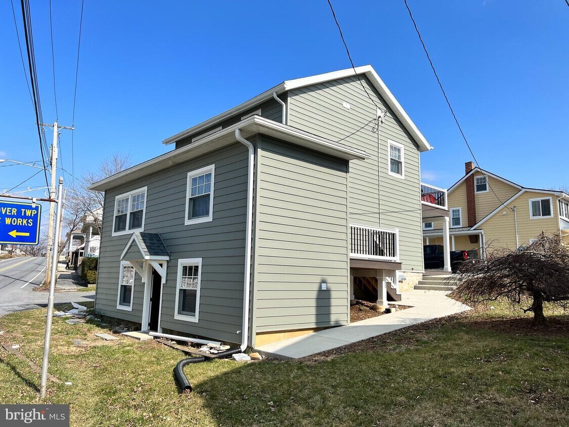 6 E 3rd St, Hershey, PA 17033 House for Rent in Hershey, PA