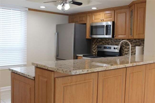 Building Photo - 2618 Cove Cay Dr