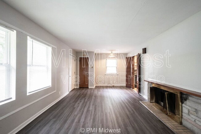 Building Photo - 2121 Euclid Dr