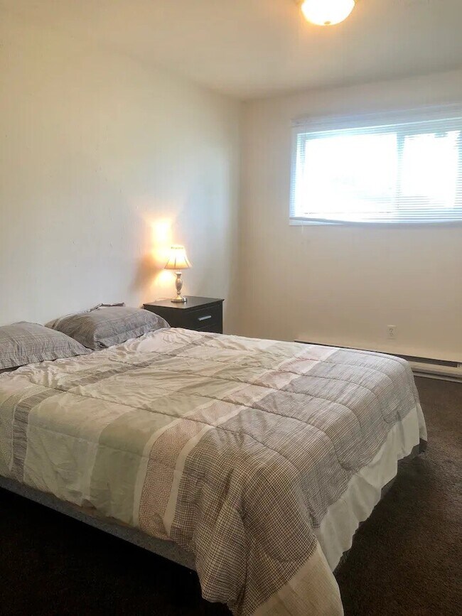 Photo du bâtiment - 8920-8986 86 St