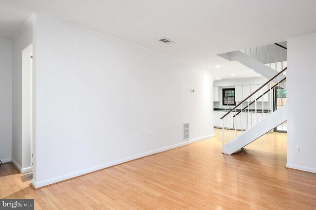 Building Photo - 2060 Headlands Cir