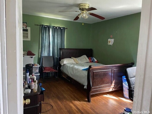 Foto del edificio - 254-10 75th Ave