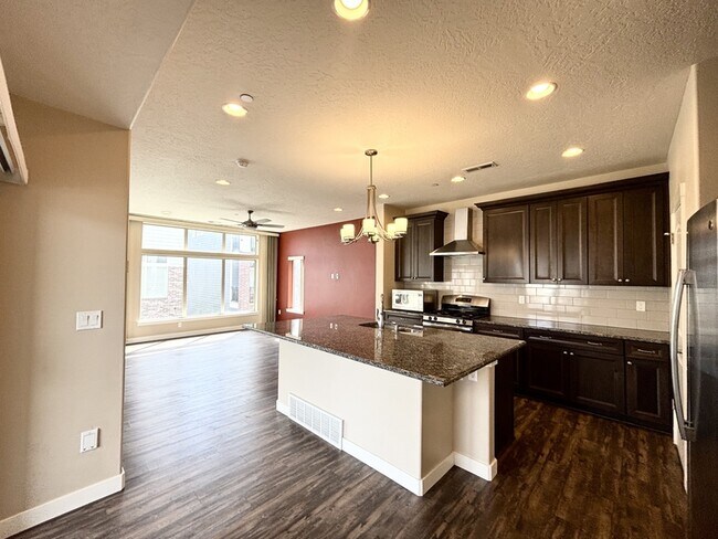 Foto del edificio - 65 N Rio Grand Ave