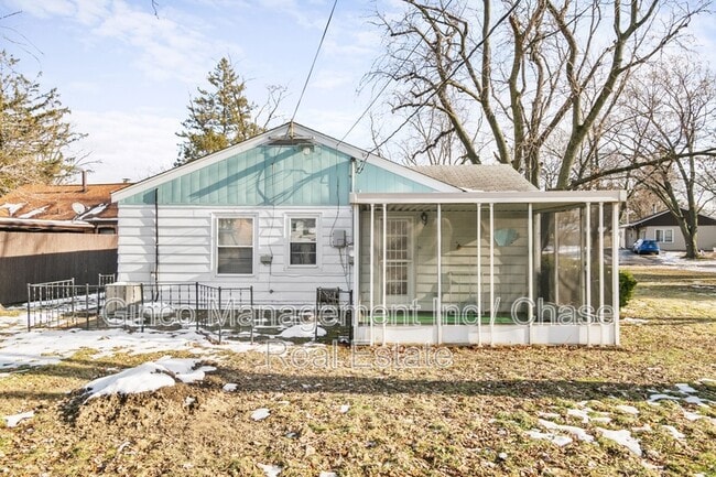 Building Photo - 17306 Holmes Ave