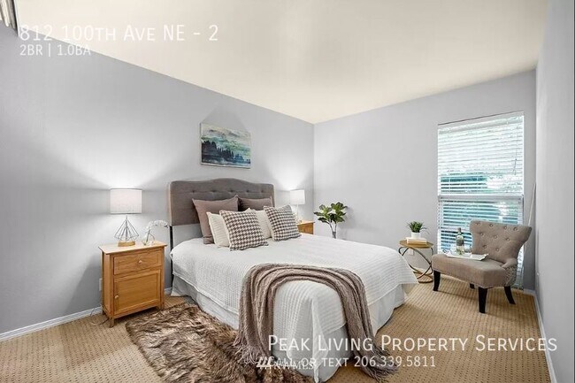 Building Photo - 812 100th Ave NE #2