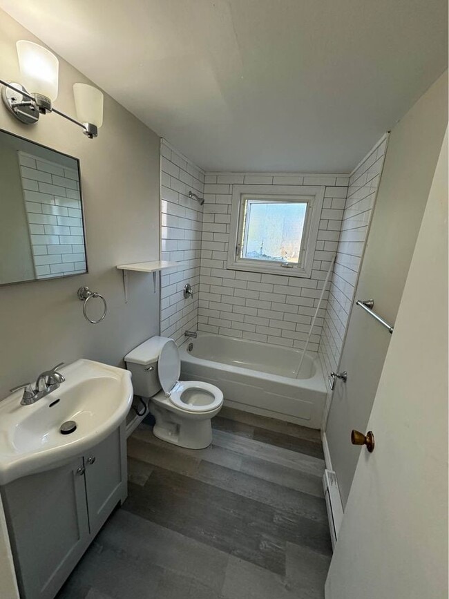 Building Photo - 201 Dominion St