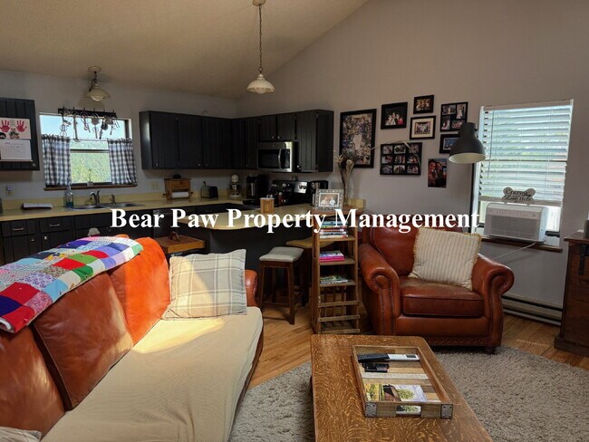 Foto del edificio - Cute duplex in Evergreen!!