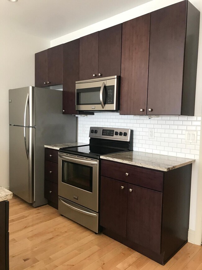 Kitchen - 121 New St