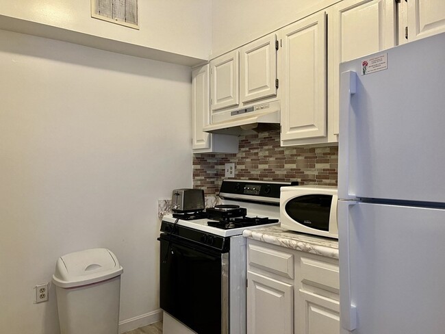 Building Photo - 42 Lopez St