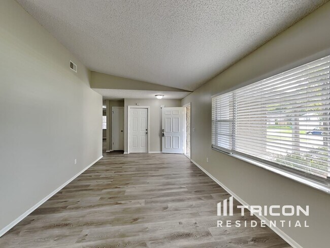 Foto del edificio - 638 Alton Rd