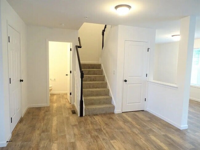 Foto del edificio - 434 Masonic Dr