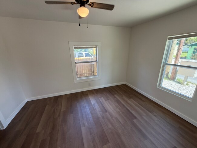 Foto del edificio - 616 SE 13th Terrace