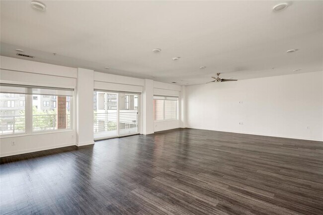 Foto del edificio - 4361 S Congress Ave