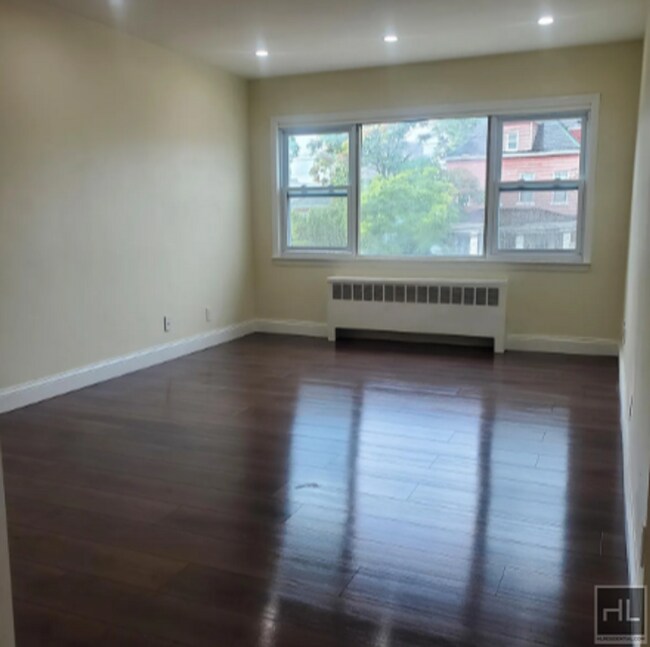 Building Photo - Middletown Rd, Bronx, NY 10461