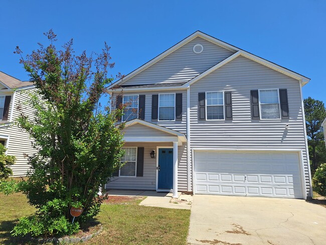 Foto del edificio - Wonderful Four Bedroom Home in Northeast C...