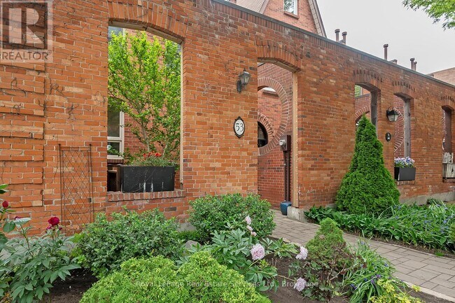 Building Photo - 53 Forsythe St