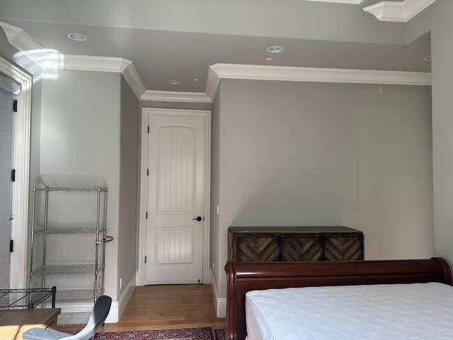 Building Photo - 410 Alger Dr