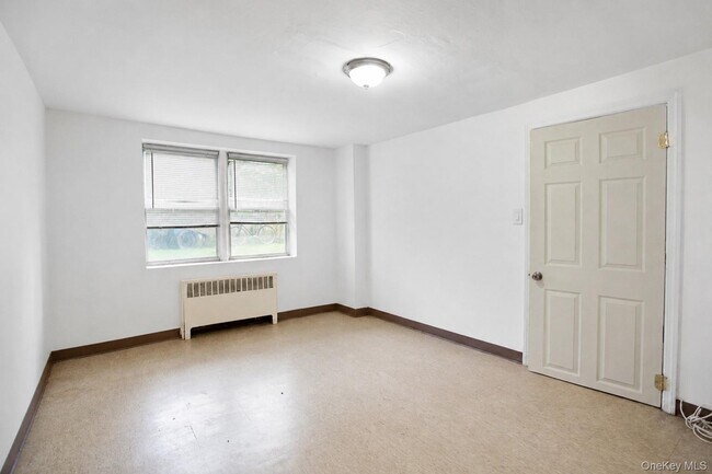 Foto del edificio - 325 Shore Rd