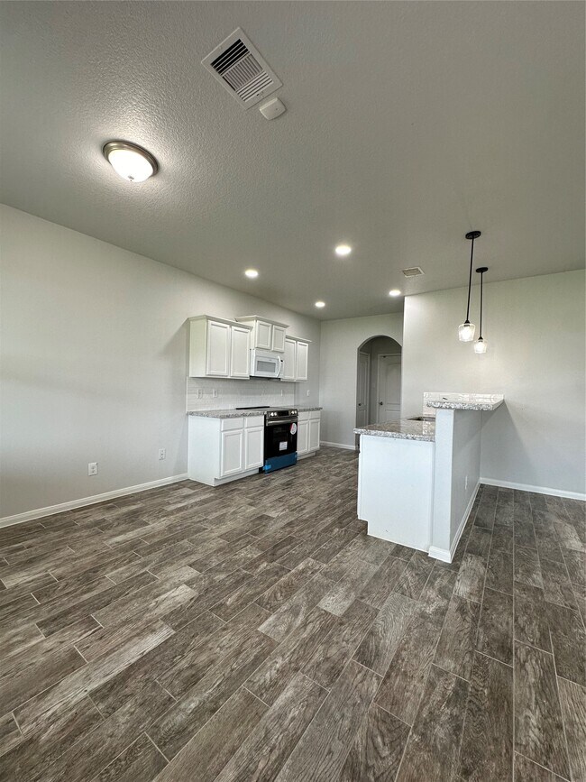 Building Photo - 5819 Golden Cove Rd