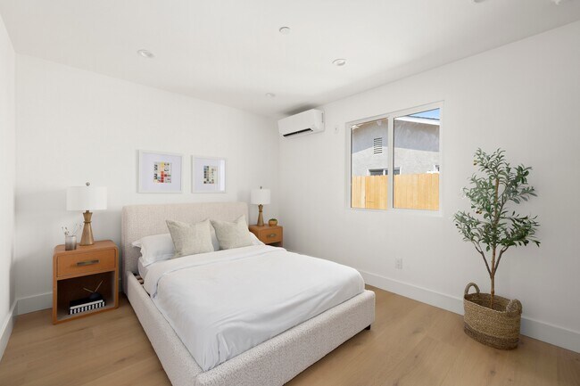 Foto del edificio - 23859 Gilmore St