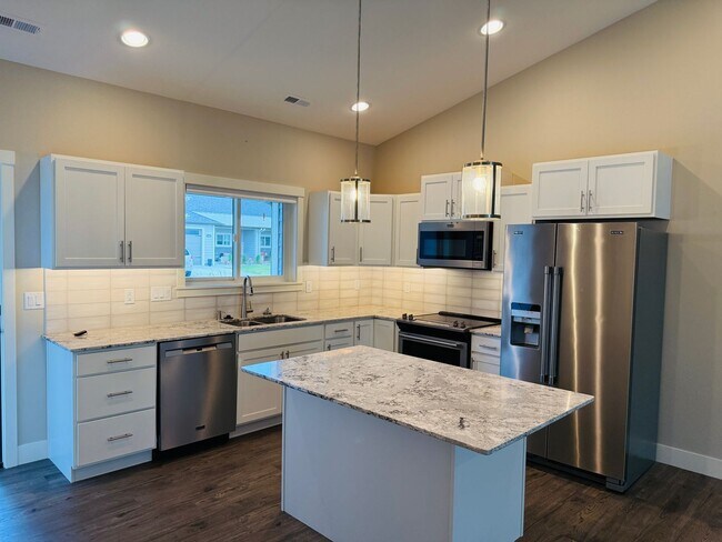 Foto del edificio - 2 bed, 2 bath West End Luxury