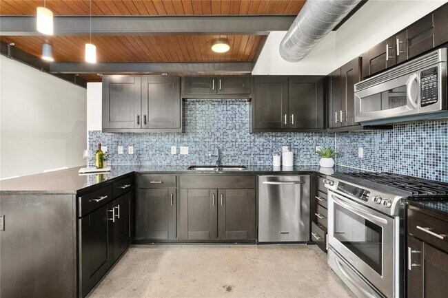 Foto del edificio - 2205 N Lamar Blvd