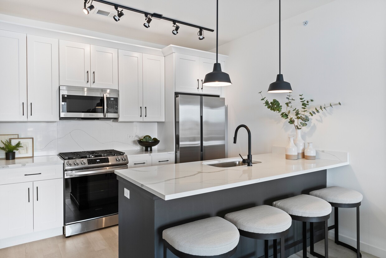 2x2 Kitchen (Samsung Appliances) - The Belvedere Apartments
