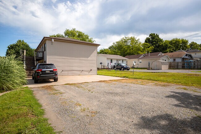 Building Photo - 120 N 11th St