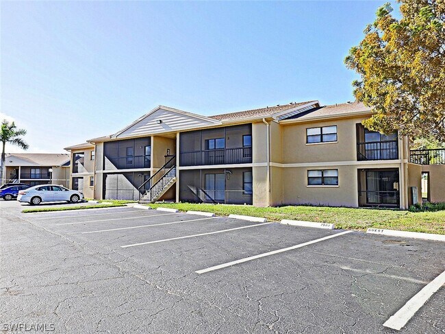 Building Photo - 5325 Summerlin Rd