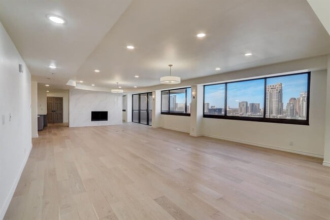 Building Photo - 49 Briar Hollow Ln