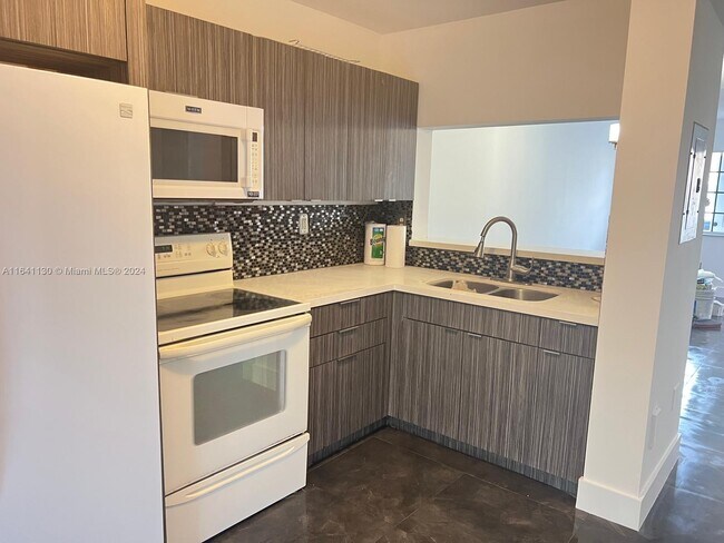 Building Photo - 13120 SW 64th Terrace