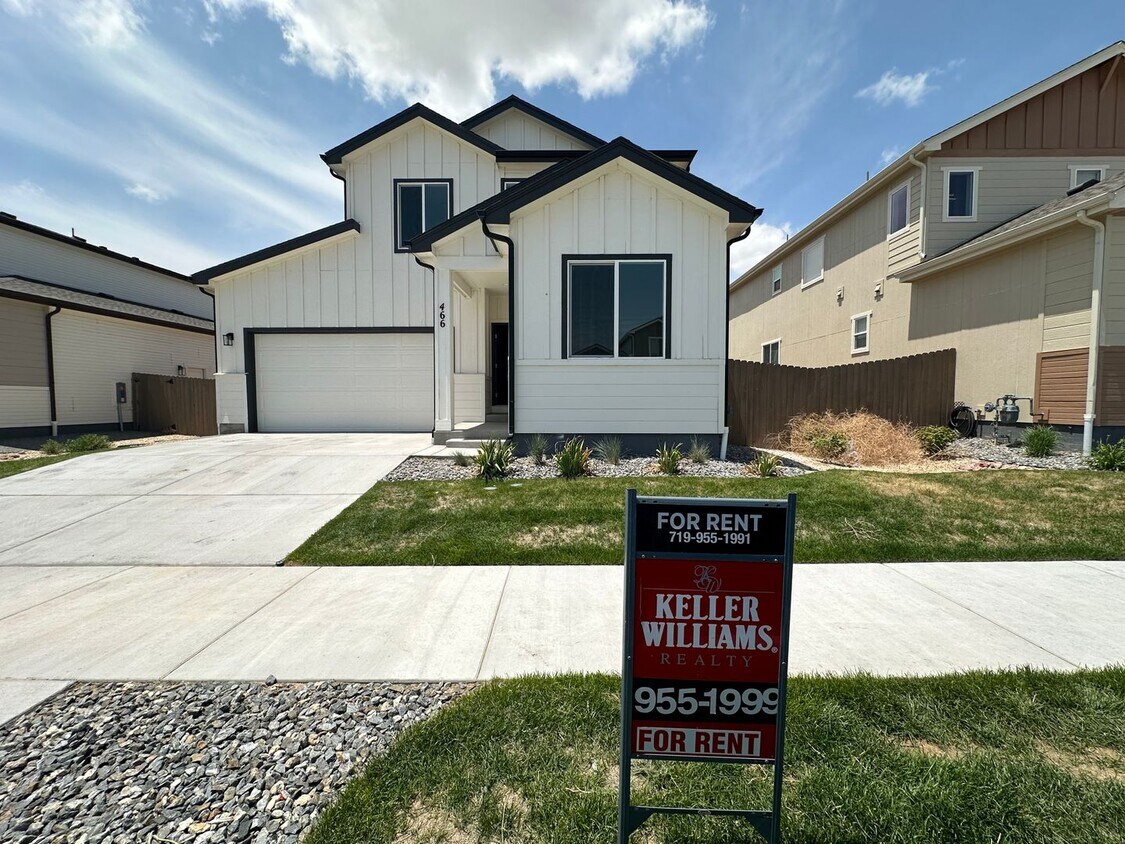 Primary Photo - New 4 Bed 3 Bath 3 Car Oversized Garage Mi...