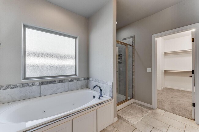 Building Photo - Beautiful 4 bedroom | Bentonville