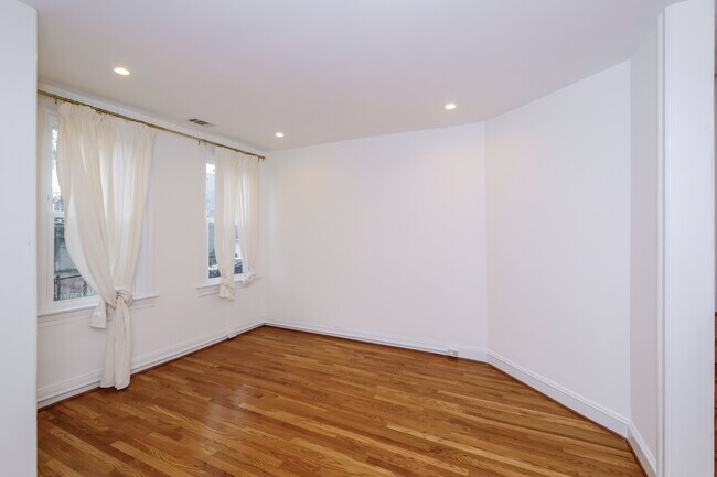 Foto del edificio - 314 14th Pl NE