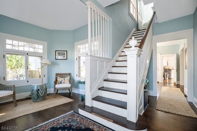 Building Photo - 17 Hill St