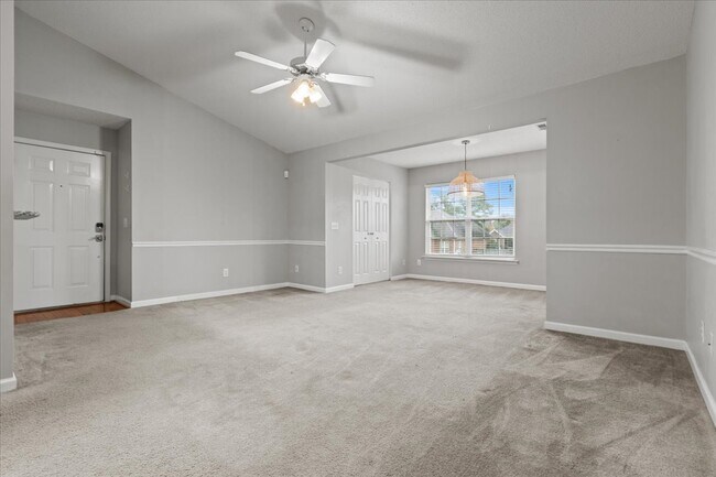 Foto del edificio - 529 3rd Loop Rd
