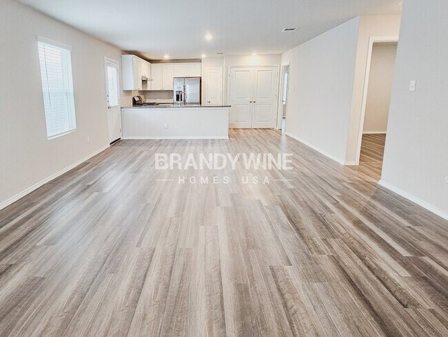 Building Photo - 7014 Winding Shelf