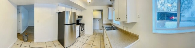 Building Photo - 6029 S 2700 W