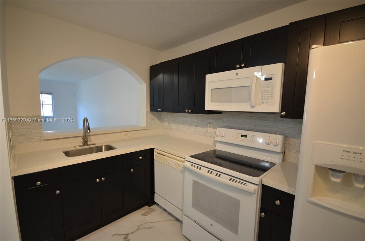 Foto principal - 1241 SE 29th St